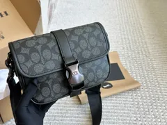 【今日特価】Coach Men's Mini Messenger Bag / クーチ メンズ ミニ メッセンジャー バッグ / カッコイイ × 可愛い 送料無料！在庫限定価格