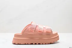 【今日特価】UGG 2025 夏の新商品 レディースゴールデンシリーズ 厚底マジックテープ スリッパ 送料無料 在庫限定セール価格！