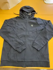 新品未使用品  アンダーアーマー メンズ パーカー  I-228