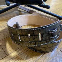 革ギターストラップ　超貴重！完全別注メタリッククロコ型押し　シルバー系　日本製