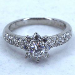 K18WG 花柄ダイヤモンドリング