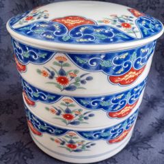 有田焼 龍峯窯 三段重 おせち器 お正月 蓋付き重ね鉢 古伊万里 色絵