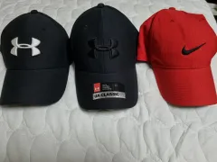 アンダーアーマー/ナイキ ボールキャップ 帽子 ブラック/レッド