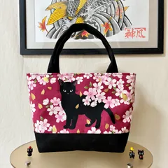 ★セール品(現品限り) 猫柄ミニトートバッグ 黒猫と桜吹雪 レッド&ブラック Dカン付き ハンドメイド 帆布