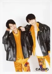 【中古】生写真(男性) CASH/塩崎太智・田中洸希/膝上・衣装黒・オレンジ・右手肩乗せ/「EBiDAN THE LIVE 2018 ～Summer Party～」超豪華スペシャル生写真セット 8/29日Ver.