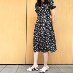 スクエアネック花柄ワンピース
