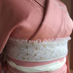 OB.31　着物 おしゃれ着こなし　帯飾り　成人式　前撮り　卒業式　袴　浴衣　白・ゴールド・白　フリル