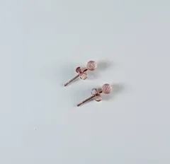 新品未使用品◎K18PG丸玉3mmフラッシュボールピアス (定番サイズの丸玉ピアスですので、いろんなファッションに合わせやすいピアスだと思います ♪ )