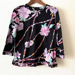 極美品✨Lサイズ レオナール カンカン素材 花柄 トリム リボン トップス 黒 極美品✨Lサイズ レオナール カンカン素材 花柄 トリム リボン