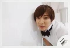 【中古】生写真(ジャニーズ) 宇宙Six/江田剛/横型・バストアップ・衣装白・前屈み・左向き・歯見せ・背景白/「ジャニーズJr.8・8祭り～東京ドームから始まる～」セルフィー/公式生写真