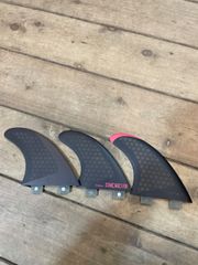 TLS ツールスSTANDARD FIN TRI-Medium ブラック/レッド - メルカリ