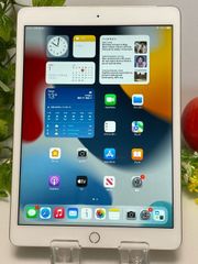 液晶美品 iPad 第8世代 32GB シルバー MYMJ2J/A au SIMフリー ★バッテリー良好表示★ ipad本体 S7