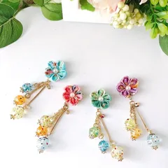 淡い色彩カラフル水風船×つまみ細工のピアス　4色　イヤリング無料　つまみ細工　ピアス　イヤリング　和　水風船　夏　祭り　ヨーヨー　再販