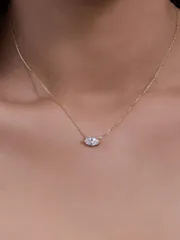 ジュエリー レディース ネックレス ペンダント 1個 スターリングシルバー925 ファッショナブルで優雅な幾何学模様のキラキラした馬の目石ジルコニアペンダントキャバリーチェーンネックレス、女性のパーティー、日常着、