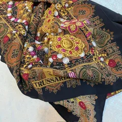 メルカリ便♡トラサルディ（TRASSARDI）♡黒 シルクスカーフ