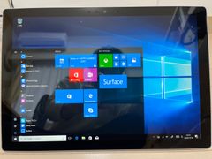 さび様専用【良品】Microsoft Surface Pro 5 (2017) SSD256GB メモリ8GB