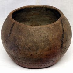 イワオ ベセラ/ 岩尾磁器 壺/ 有田焼 イワオ ベセラ/ 岩尾磁器 壺/ 有田焼 - メルカリ