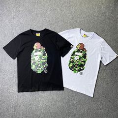 【A BATHING APE 】 2色選択可能  アベイシングエイプ 迷彩Ｔシャツ  男女兼用 カジュアル ストリート プリント 春夏 おしゃれ 半袖 黒白 ブラック ホワイト ZXC146