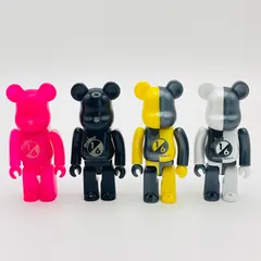 BE@RBRICK ベアブリック 100% project 1/6 4体セット 黒／黒白／黒黃／ピンクのサムネイル