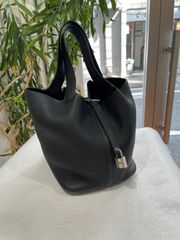 FENDI 高級フェイクファー ブラック ハット 美品　黒 MwKtowptKYmRsxhfLC9JjN.jpg@jpg