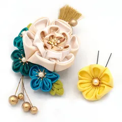 髪飾り ２点セット 京都 西陣 和小物 京あそび ベージュ つまみ細工 成人式 花 和風 浴衣 着物 振袖 袴 七五三 キッズ 結婚式お呼ばれ 卒業式 入学式 髪留め コーム ヘアアクセサリー 日本製 送料無料 W 90 CM-4-798 w714　Si