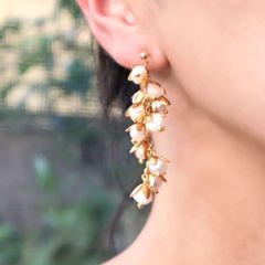 揺れる ツル花イヤリング パール ゴールドフラワー クリスマス ギフト