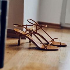 華奢ストラップサンダル ピンヒールヒール サンダル レディース かかとあり ヒールサンダル アンクルストラップ 夏 ベルト 靴 女性 大人 美脚 シューズ 24.0cm ヒール7cm ブラウン di260n1