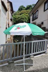 新品 ７UP  セブンアップ パラソル 傘径１、９m  ビーチ傘 日除 ガーデニング カリフォルニア 店舗什器