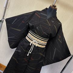 着物リメイク　着物ワンピース　ウール着物ワンピース　黒　洗えるウール着物リメイクワンピース 帯付き 一点物 和モダン 和洋ミックス ゆったりサイズ調整可