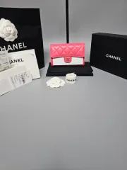 Chanel(シャネル) クラシック 金具 キャビア フラップ ミドルウォレット ピンク