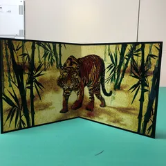 虎と竹林を描いた金箔屏風 虎と竹林を描いた金箔屏風｜家具・インテリア