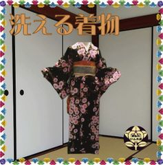 【洗える着物】黒色に八重桜模様の着物