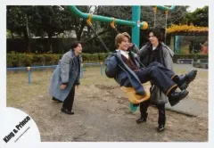 【中古】生写真(ジャニーズ) King ＆ Prince/平野紫耀・高橋海人・神宮寺勇太/横型・全身/シングル「Life goes on / We are young」MV＆ジャケ写オフショット/公式生写真