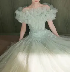 【新品 未使用】2026新作 カラードレス カクテルドレス ロングドレス パーティードレス グリーン 緑 シフォン ラインストーン きらきら 発表会 演奏会 ステージドレス イブニングドレス オフショルダー 前撮り かわいい 