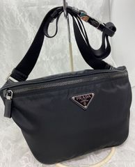 PRADAプラダ Re-Nylon xサフィアーノレザー ベルトバッグ　極美品　メンズおしゃれ　ボディバッグ　ショルダー