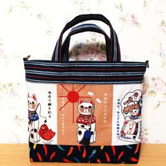感謝価格　パッチワーク　猫柄　持ち手付き16cmファスナーポーチ ハンドメイド 感謝価格 猫柄 パッチワーク 持ち手あり16cmファスナーポーチ