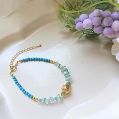 ハンドメイドブレスレット　ターコイズ＆ゴールドボールの天然石ブレスレット