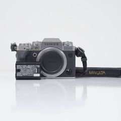 FUJIFILM X-T4 ミラーレス一眼カメラ USED美品 富士フイルム Xマウント APS-Cセンサー シルバー 完動品 CP0330
