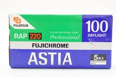 C141557)期限切れ　希少　FUJICHROME ASTIA 100 RAP 220 フィルム　5本セット