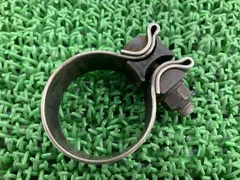 マフラークランプ ハーレー 純正 バイク 部品 サイレンサーバンド 曲がり無し スポーツスター ソフテイル ダイナ ツーリング 車検 Genuine 【中古】 50のサムネイル