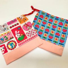 ハンドメイド【2023 新作】レトロなお花と動物のコップ袋　赤　コップ袋　給食袋　レトロ　花柄　動物　うさぎ　バンビ　入園グッズ　通園通学