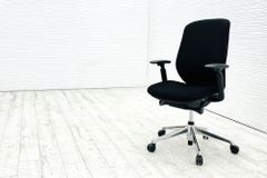オカムラ シルフィーチェア 中古 ハイバック 可動肘 クッションタイプ Sylphy 中古オフィス家具 C687BR FSF1 ブラック 【A000003445】