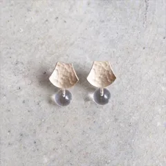 Ouca（ウーサ）ピアス／　ヴィンテージテイストを纏うピアス/水晶&メタルピアス