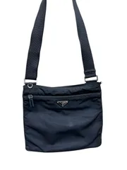 PRADA　ナイロンショルダーバッグ　プラダ　三角ロゴ　ブラック　黒