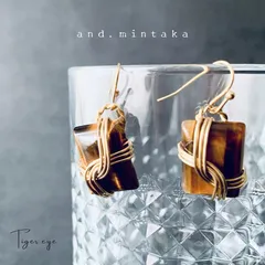 【 金属アレルギー対応・送料無料】真鍮シリーズ・キャラメルライクでレクタングルな天然石タイガーアイをラッピングしたピアス・耳元にアクセント・パワーストーン♡シンプルで上品・カジュアル＆フォーマルシーンにも♡ハンドメイド・両耳用・サージカルステンレス316