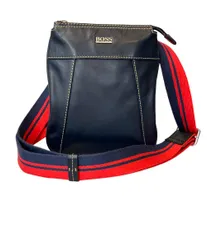 HUGO BOSS ヒューゴボス オールレザー メッセンジャーバッグ ショルダー HUGO BOSS / ヒューゴボス 牛革 カーフ メッセンジャーバッグ
