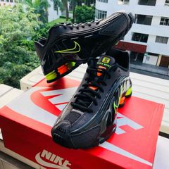 ナイキ ショックス R4 ランニングシューズ スニーカー nike shox r4