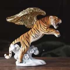 【トップの象徴】高級品 ゴールドの翼を持つ虎の置物 オブジェ インテリア 雑貨 虎トラ 引越し祝 い 羽 縁起物 風水 プレゼント 動物 彫刻 大きい 北欧 金翼 虎翼 おしゃれ 干支 玄関 am ya