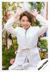 【中古】生写真(ジャニーズ) King ＆ Prince/岩橋玄樹/上半身・衣装白・両手頭の上・体正面/シングル「Memorial」MV＆ジャケ写撮影オフショット/公式生写真