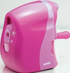 ソニック かるハーフ 手動鉛筆削り 桃 SK-802-Pのサムネイル